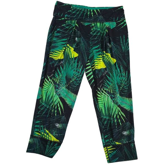 Fabletics Green Forest Floral Print Capri Workout Leggings Women's Small - Picture 3 of 12